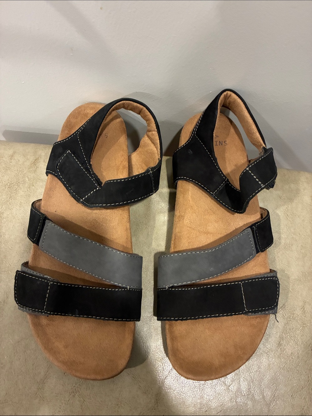 Earth Origins Women Black & Gray Adjustable Strappy Sandals